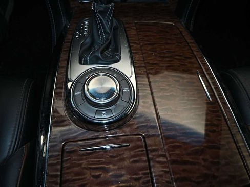 Used 2017 Nissan Armada SL w/ Interior Lighting Package AWD/4WD image 12