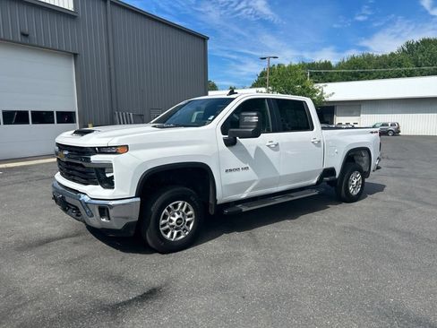 Used 2025 Chevrolet Silverado 2500 LT w/ Convenience Package AWD/4WD image 7
