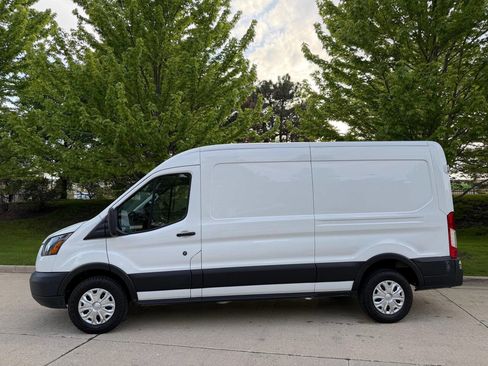 Used 2019 Ford Transit 250 148 Medium Roof RWD image 16