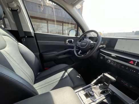 Used 2025 Kia Sorento S image 17