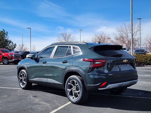 New 2026 Chevrolet Trax LT w/ Driver Confidence Package image 2