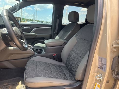 Used 2024 Chevrolet Colorado ZR2 w/ Safety Package AWD/4WD image 17
