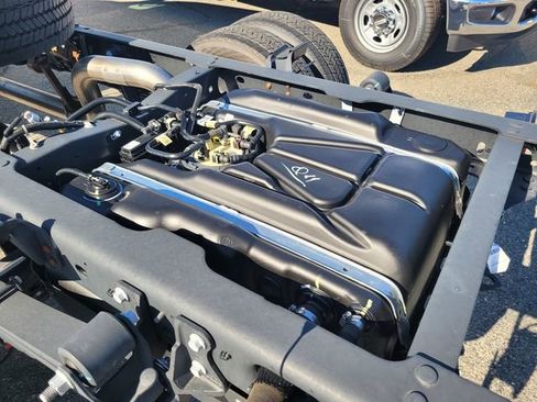 New 2025 Ford F550 4x4 SuperCab Super Duty image 14