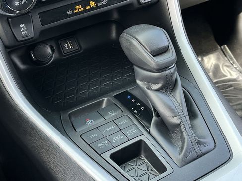 Used 2024 Toyota RAV4 XLE image 17