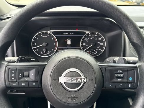 Used 2024 Nissan Rogue SV FWD image 30