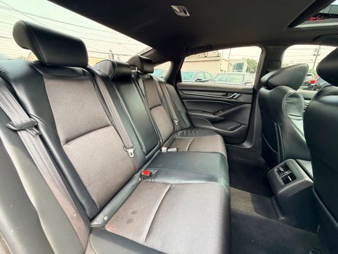 Used 2018 Honda Accord Sport image 21