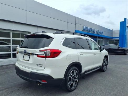 Used 2024 Subaru Ascent Limited w/ Technology Package AWD/4WD image 7