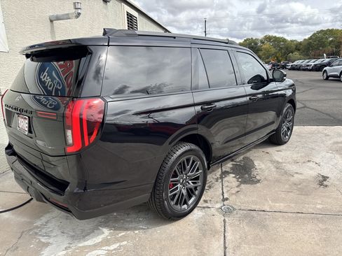 New 2025 Ford Expedition Platinum w/ Stealth Performance Package image 7