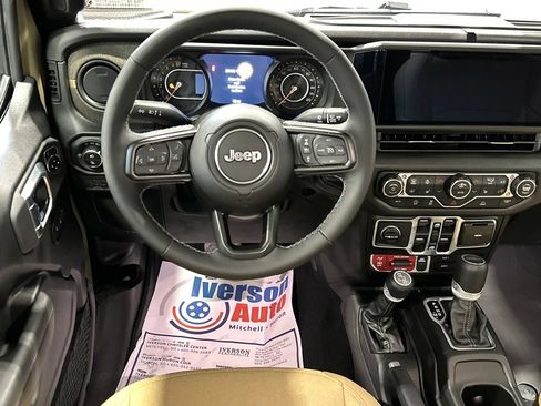 New 2026 Jeep Gladiator Willys AWD/4WD image 24