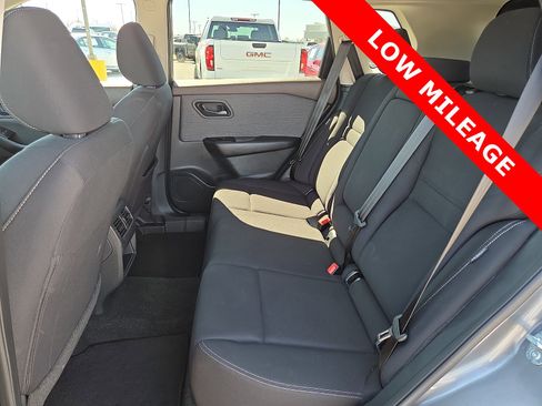 Used 2023 Nissan Rogue S image 10