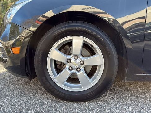 Used 2016 Chevrolet Cruze LT w/ Technology Package image 9