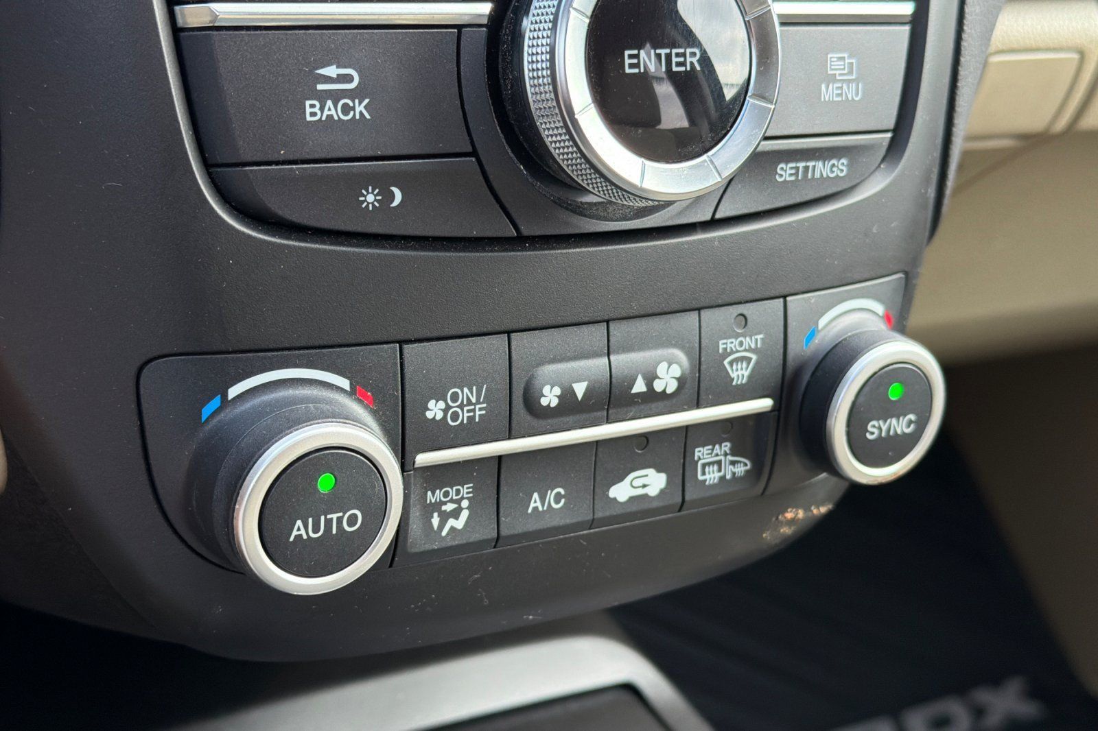 Used 2018 Acura RDX w/ Technology Package AWD/4WD image 18
