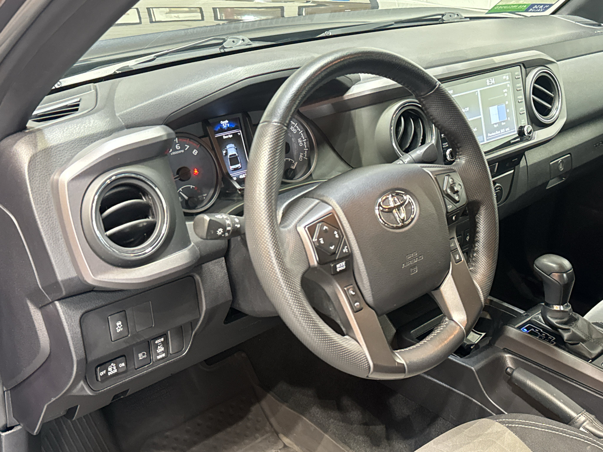Used 2023 Toyota Tacoma TRD Off-Road w/ Technology Package AWD/4WD image 14