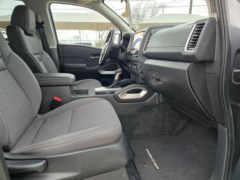 Used 2024 Nissan Frontier SV w/ SV Convenience Package image 29