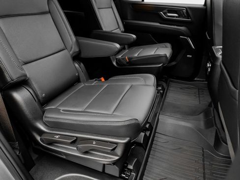 Used 2025 GMC Yukon Denali w/ Sun & Power Step Package image 37