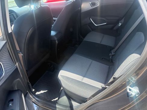 Used 2023 Kia Soul LX w/ Option Group 015 FWD image 9