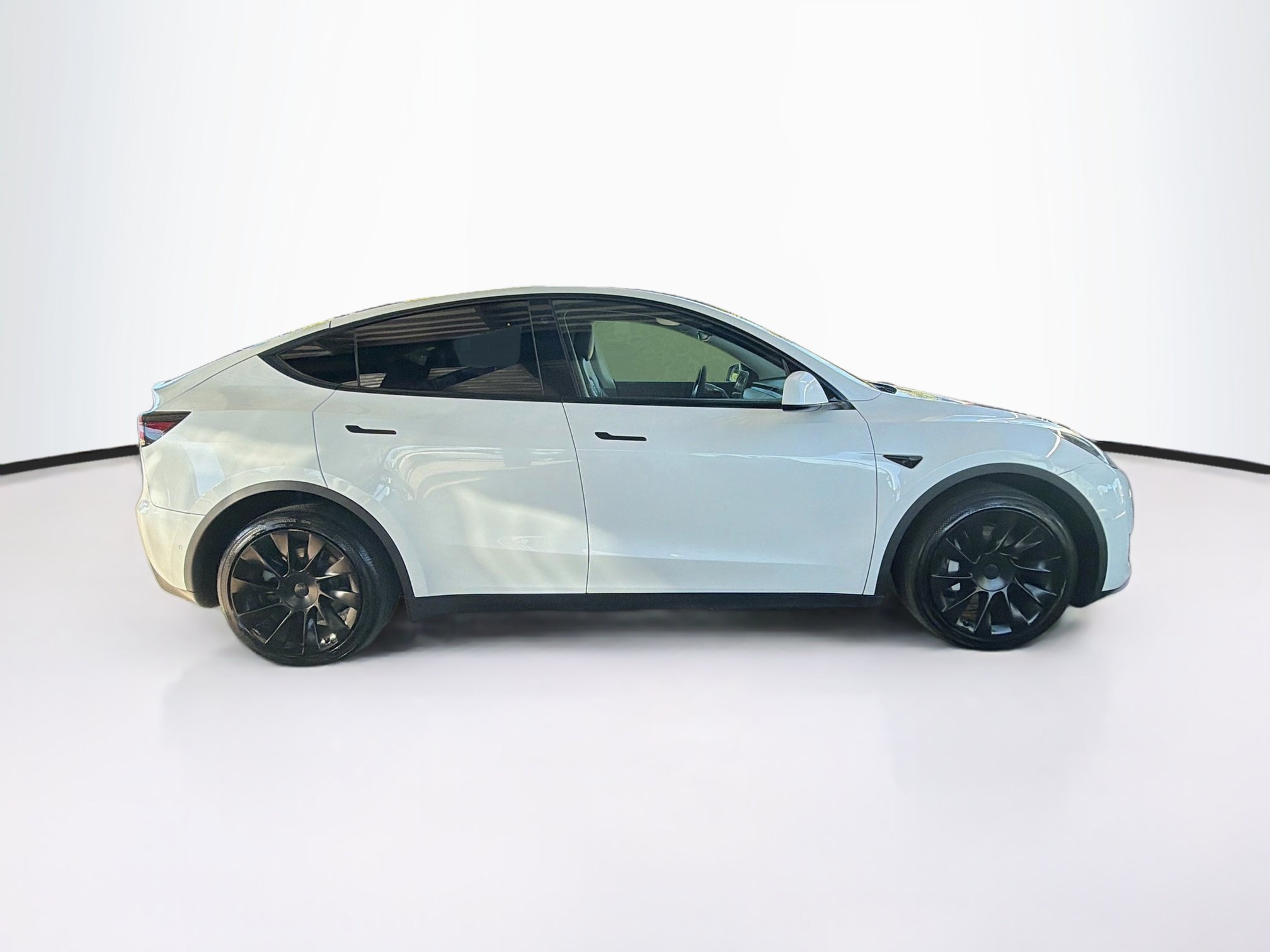 Used 2021 Tesla Model Y Long Range AWD/4WD image 10