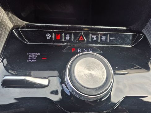 Used 2024 Jeep Wagoneer L Series II w/ Flexible Seating Group image 18