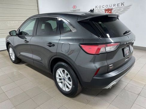 Used 2020 Ford Escape SE image 4