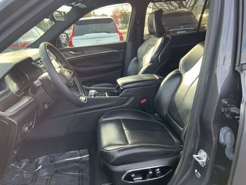 Used 2021 Jeep Grand Cherokee L Overland w/ Advanced Protech Group III image 9