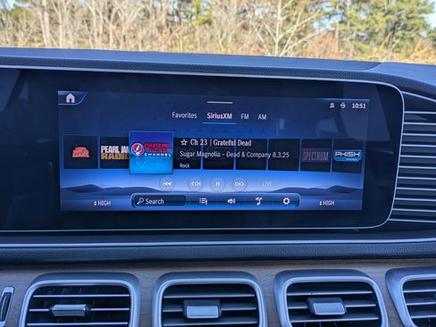 Used 2024 Mercedes-Benz GLE 450 4MATIC image 11