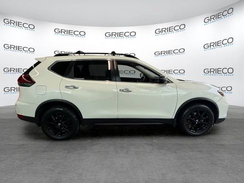 Used 2018 Nissan Rogue SV AWD/4WD image 8
