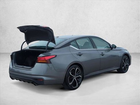 Used 2024 Nissan Altima 2.5 SR FWD image 5