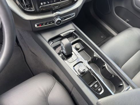 Certified 2025 Volvo XC60 B5 Plus image 28
