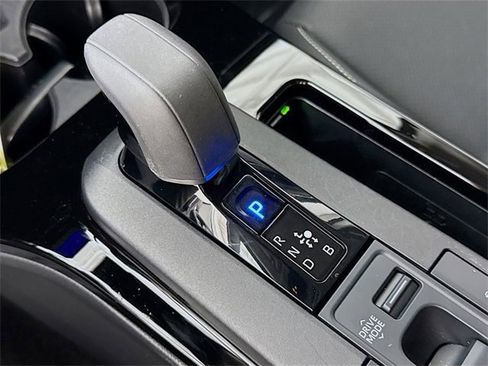 Used 2024 Toyota Prius Limited image 16