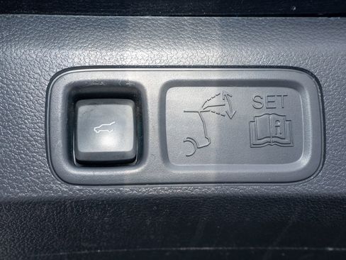 Used 2024 Ford Expedition Max XLT AWD/4WD image 12