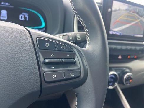 Used 2023 Hyundai Venue Limited w/ Cargo Package image 19