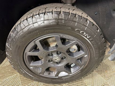 Used 2025 Honda Pilot TrailSport image 18