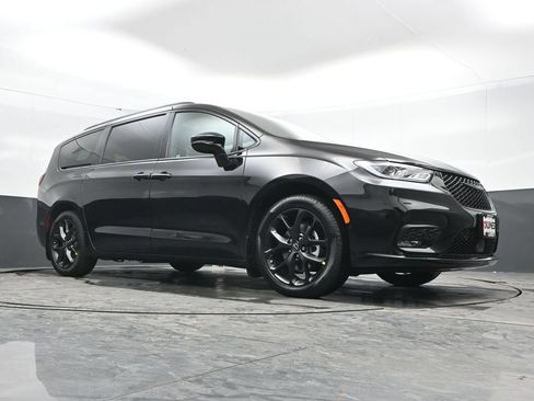 New 2026 Chrysler Pacifica Select w/ S Appearance Package FWD image 41