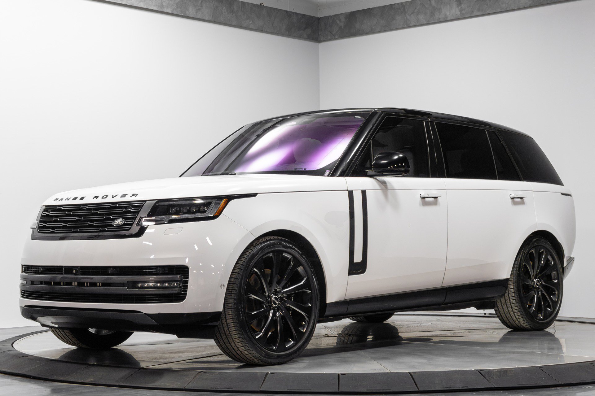 Used 2023 Land Rover Range Rover Long Wheelbase Autobiography AWD/4WD image 2