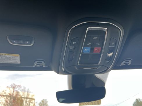 Used 2024 Jeep Wagoneer Series II AWD/4WD image 29
