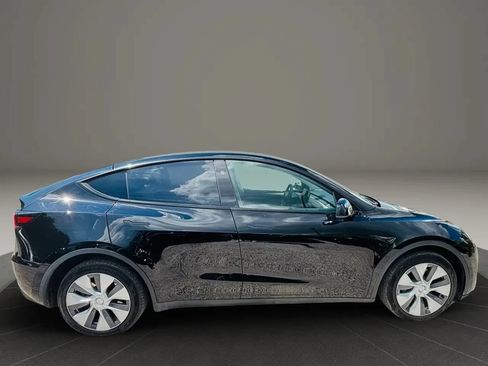 Used 2023 Tesla Model Y Long Range AWD/4WD image 6