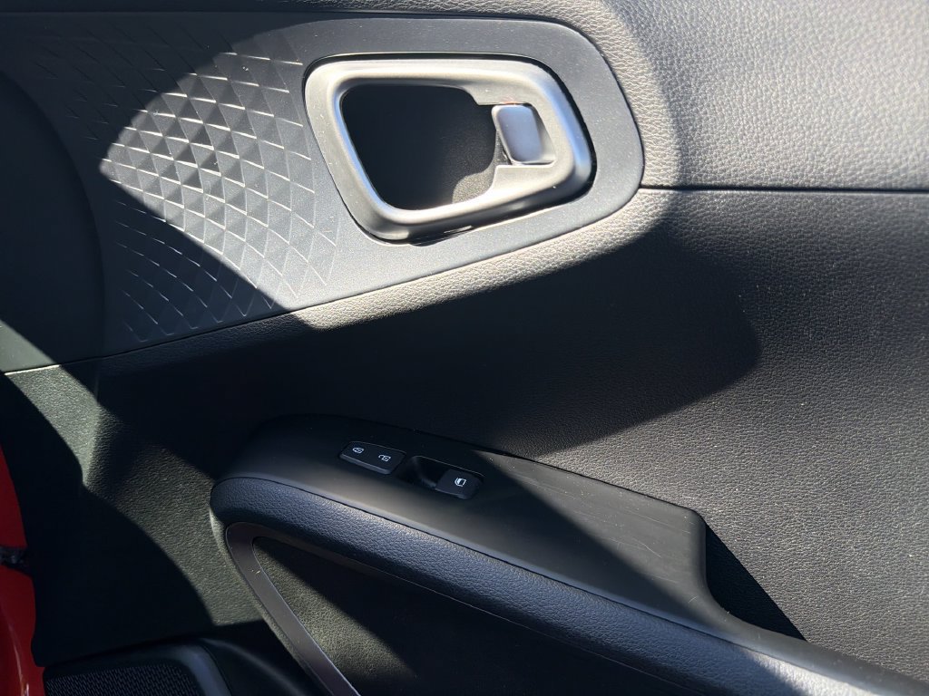 Used 2020 Kia Soul S FWD image 39