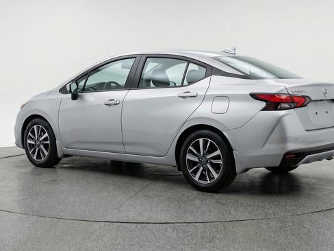 Used 2025 Nissan Versa SV image 6