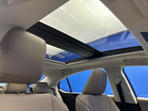 Used 2020 Lexus ES 350 Luxury image 25