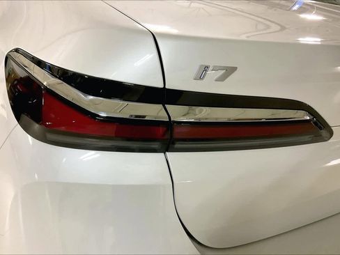 Used 2025 BMW i7 eDrive50 image 14