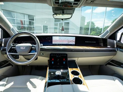 Used 2025 Cadillac Escalade Sport Platinum w/ LPO, Floor Liner Package AWD/4WD image 53