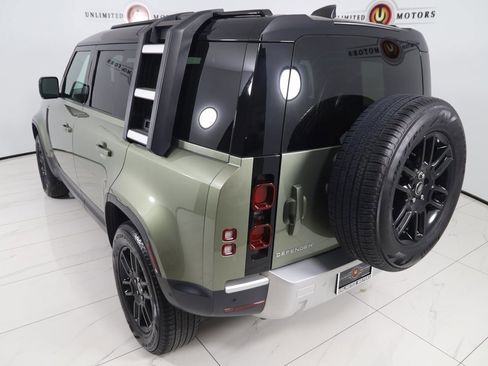 Used 2023 Land Rover Defender 110 S image 28