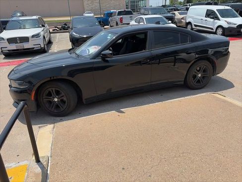 Used 2023 Dodge Charger SXT RWD image 4