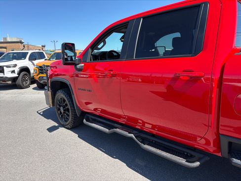 Used 2025 Chevrolet Silverado 2500 LT w/ Trail Boss Package AWD/4WD image 11