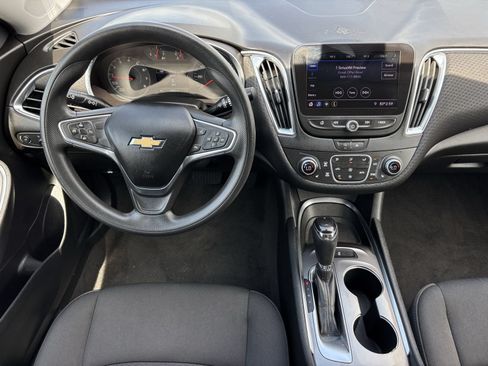 Used 2020 Chevrolet Malibu LT FWD image 5