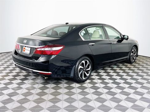 Used 2017 Honda Accord EX-L image 11