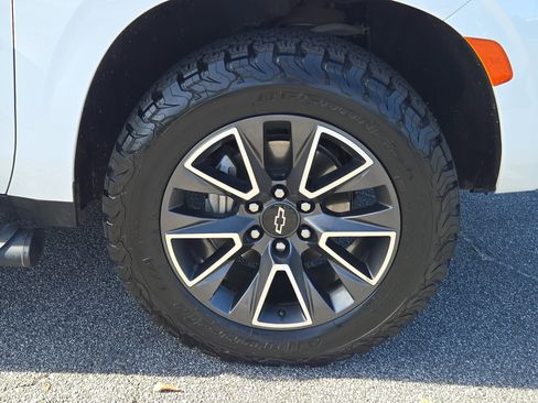 Used 2022 Chevrolet Tahoe Z71 w/ Z71 Off-Road Package image 8