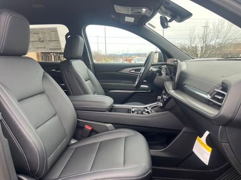 New 2026 Chevrolet Traverse LT w/ Midnight/Sport Edition image 12