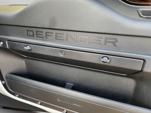 Certified 2026 Land Rover Defender 110 X-Dynamic SE AWD/4WD image 35