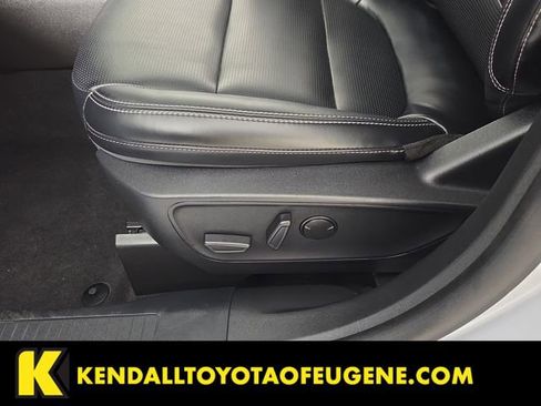 Used 2025 Ford Escape Platinum AWD/4WD image 16